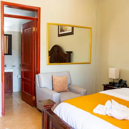 Vivy Hill'S Hotel-2